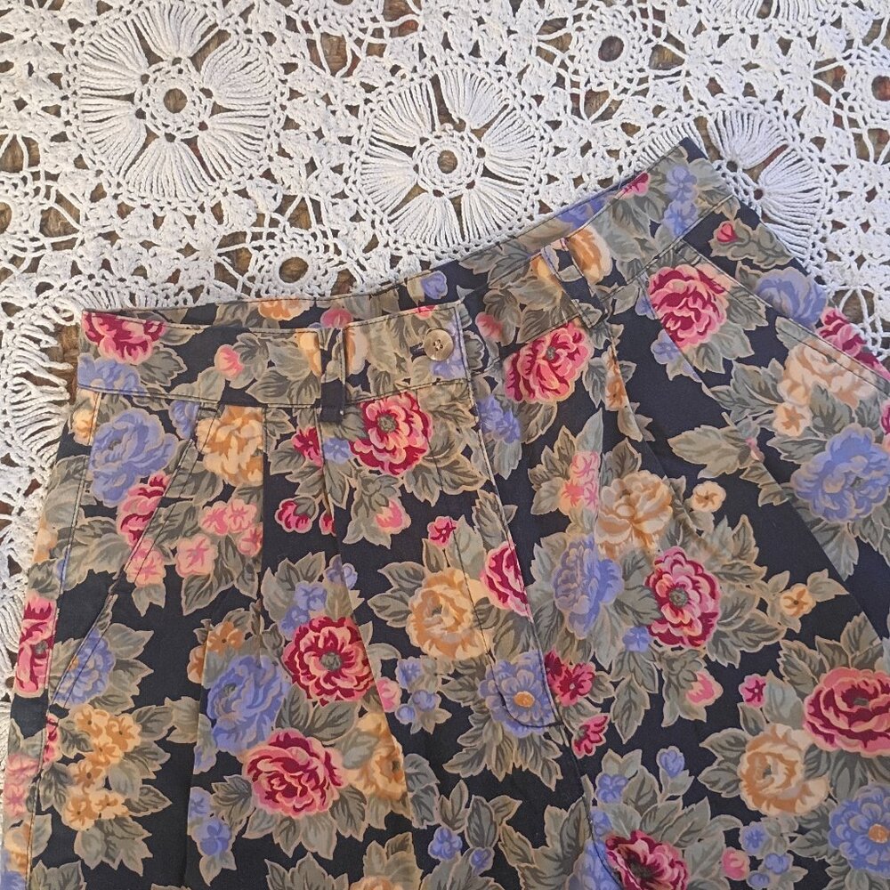 Vintage Floral Petite Puffy Shorts